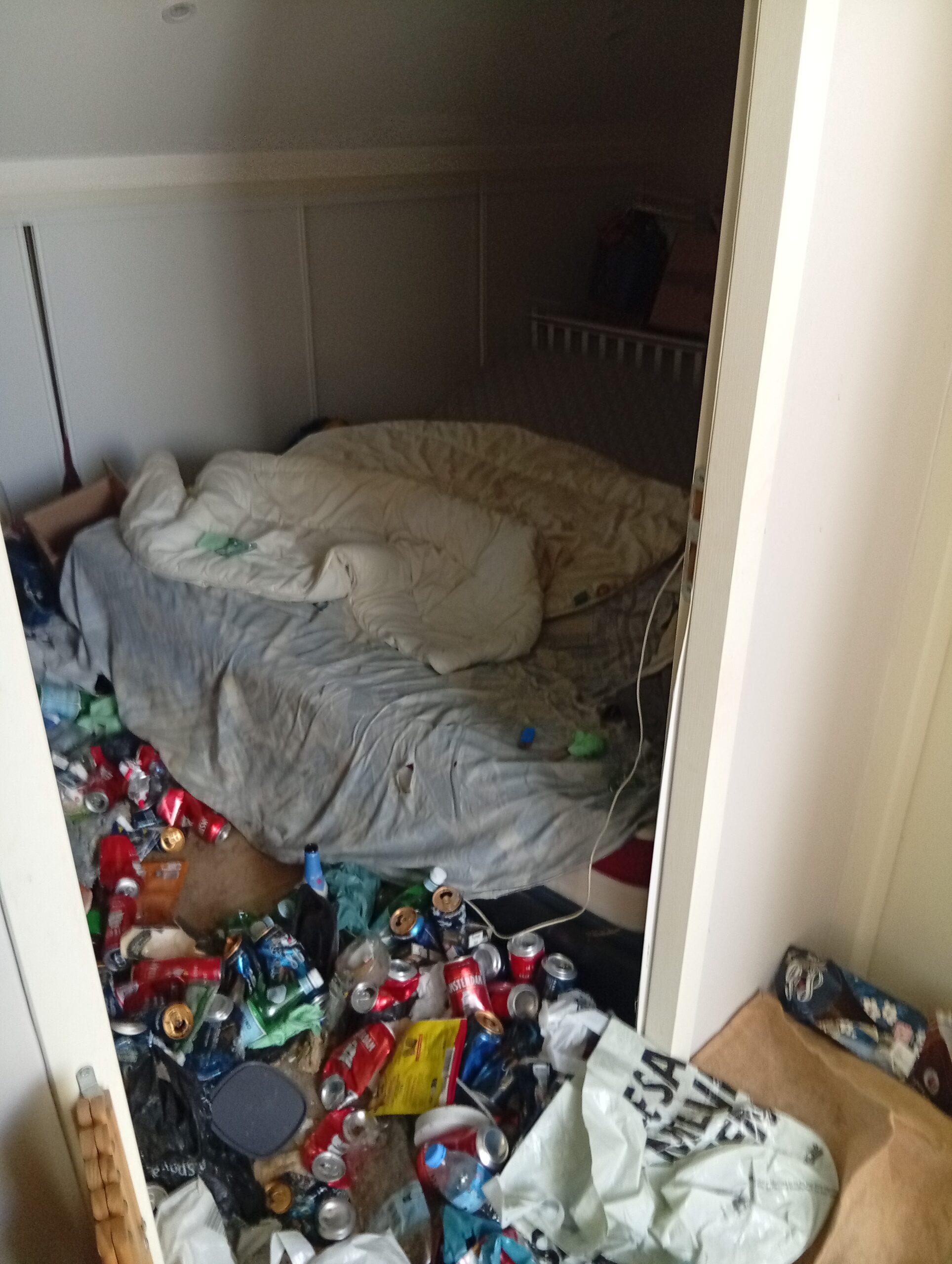 Comment évaluer le temps-homme pour un T2 Diogène très encombré ? IMG 20250418 151824 Scaled